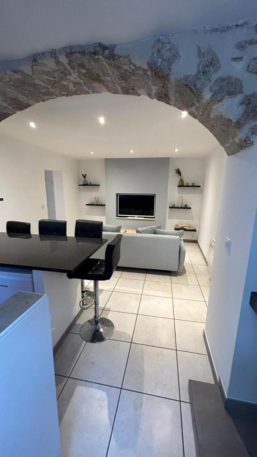 Appartement Paisible Entre Terre Et Mer Cabrieres  Exterior photo